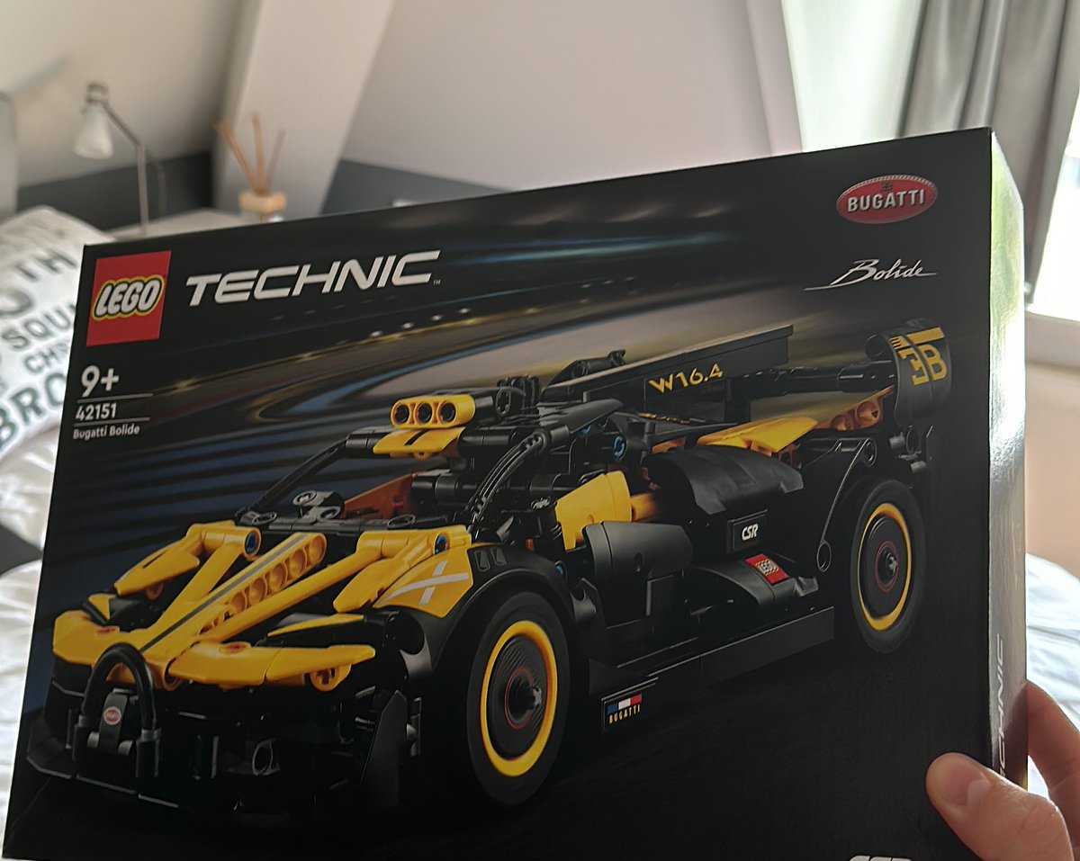 You’re never too old for LEGO😇