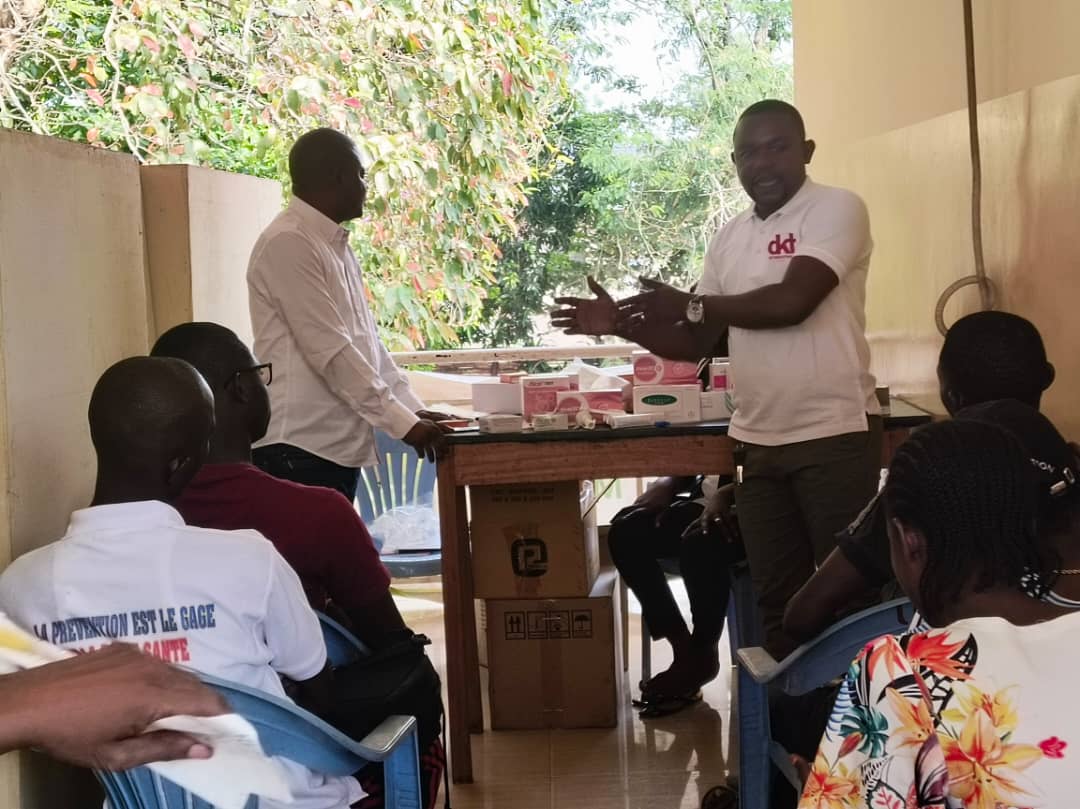 dkt_rd's tweet image. Notre équipe PF Bandundu s&apos;est rendue à la Clinique Universitaire de Kikwit pour partager notre engagement envers la santé reproductive en RDC. 🏥 

Avec la participation des professionnels de santé 👩‍⚕️👨‍⚕️ et des étudiants 📚.
#DKTRDC #SantéReproductive #FormationMédicale