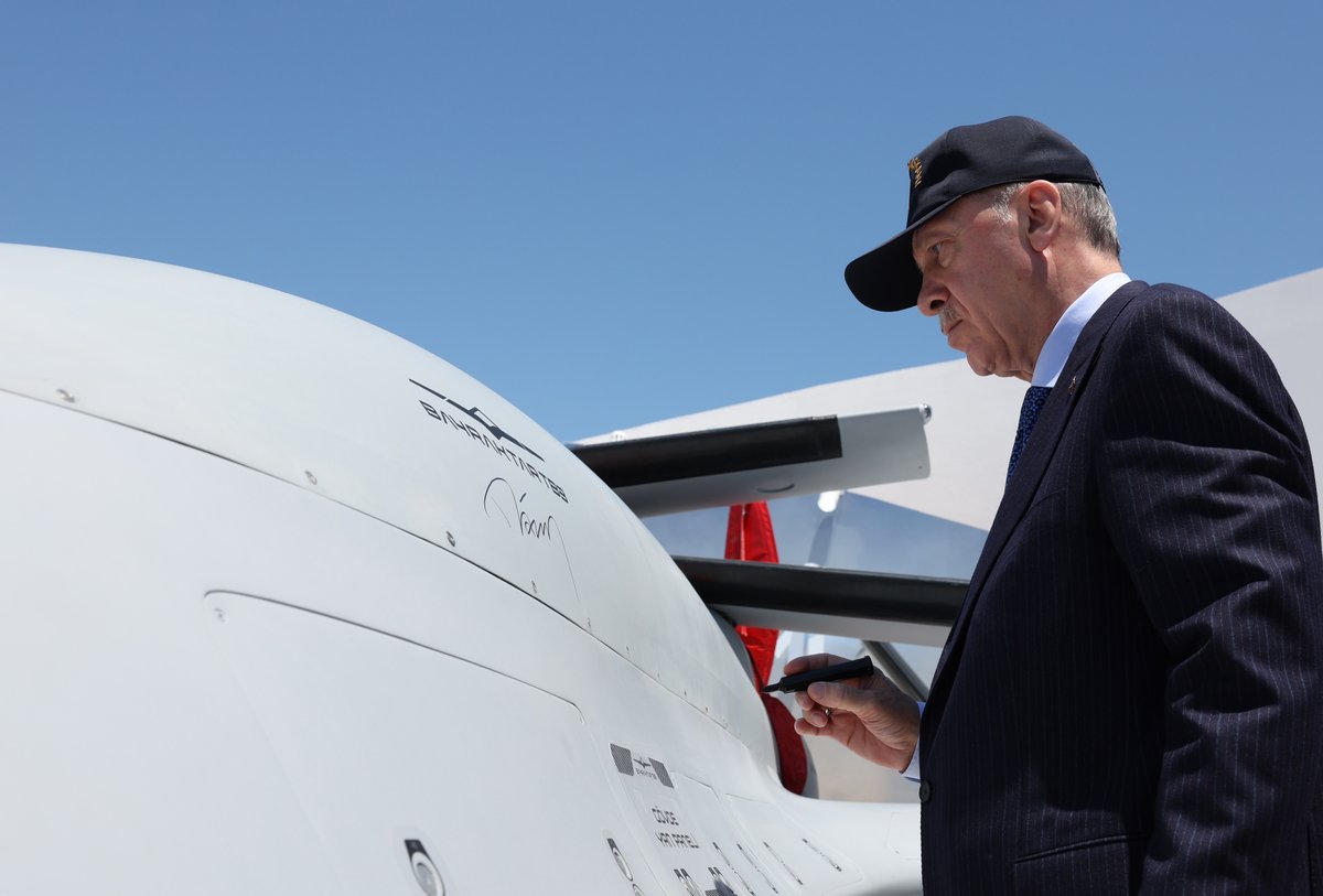 #EFES2024 Tatbikatı’na katılan Türk Silahlı Kuvvetlerimiz ile dost ve kardeş ülkelerin tüm personeline teşekkür ediyorum.

Tatbikatın, birleşik ve müşterek harekâtın planlanması, koordinasyonu ve icrası konusunda ordumuzun kabiliyetlerini artıracağına inanıyorum.