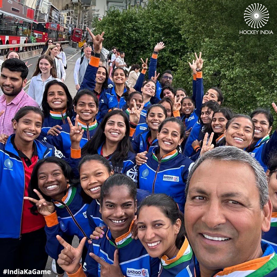 Exploring the vibrant streets of London! 🇬🇧🏑 

The Indian Women's Hockey Team takes a break from the pitch to immerse themselves in the sights of this iconic city. Building bonds, creating memories, and fueling their spirits for the battles ahead! ⚔️

#HockeyIndia #IndiaKaGame
.