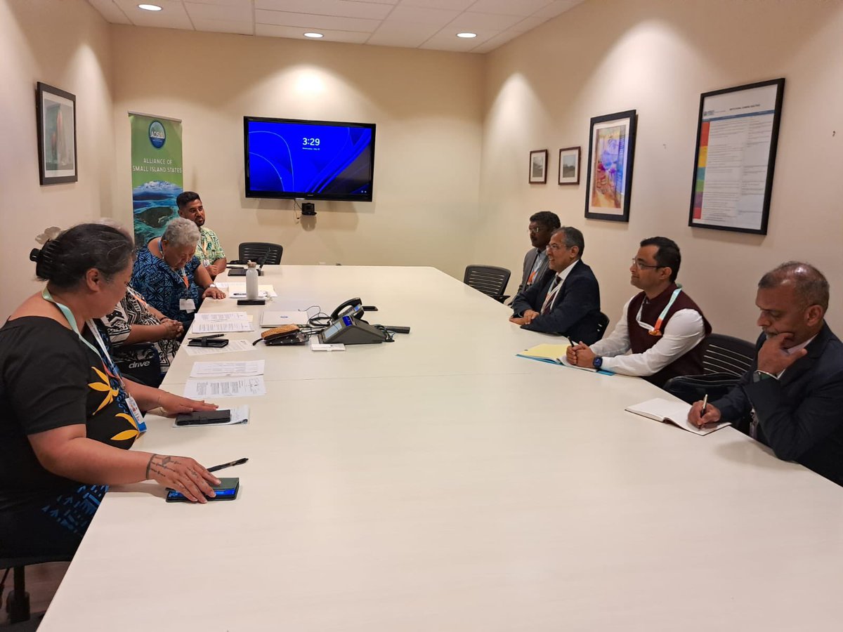 Forthcoming #CHOGM meeting in #Samoa figured prominently during courtesy call by Sh.Pavan Kapoor, Secretary (West) and Hon’ble PM of Samoa Ms Fiame Naomi Mafata. Development cooperation initiatives under @ITECnetwork also discussed.