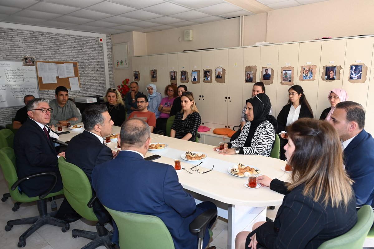 denizlimem's tweet photo. 📍Bozkurt Ortaokulu

İl Milli Eğitim Müdürümüz Dr. Emre Çalışkan, okul ziyaretleri kapsamında idareci, öğretmen ve öğrencilerimizle bir araya gelerek okulda yapılan çalışmalar hakkında değerlendirmelerde bulundu.

@tcmeb
@emre_caliskan https://t.co/g5tKYS77fi