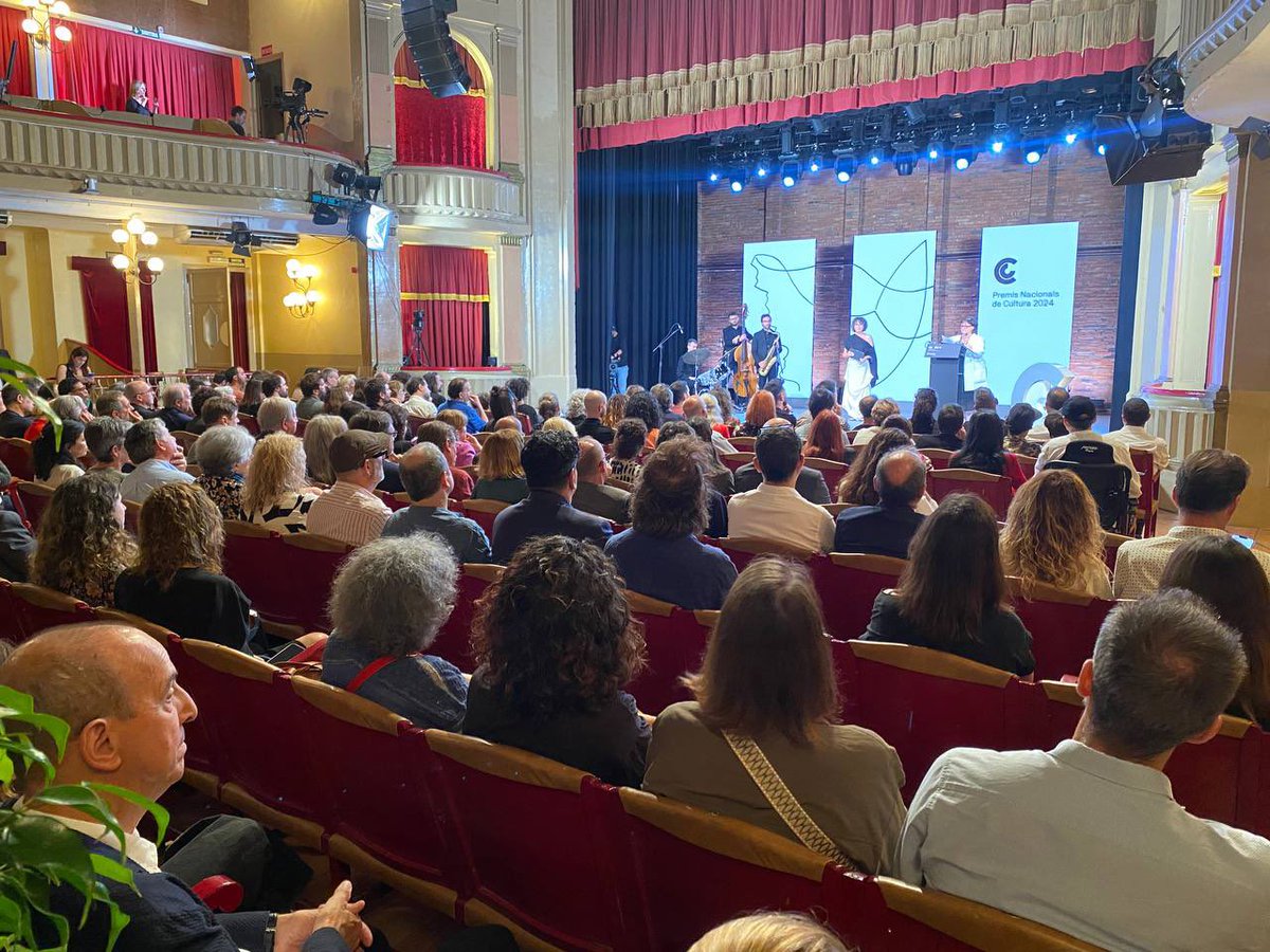 El @CoNCACultura lliura avui els Premis Nacionals de Cultura 2024 al Casino Aliança del Poblenou. Enhorabona a tots: Vicenta Ndongo, Raquel Garcia, Conrad Roset, Nilak i Mayte Martín. Llarga vida a la cultura, llarga vida a la llibertat! #PNC2024