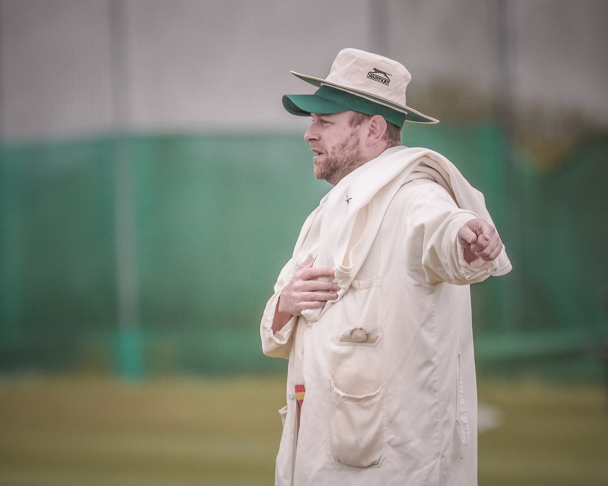 NEW: @caughtlight heads to @WhixleyCC for a dose of nostalgia and sixes fired into the hedgerows. His thoughts and match photos from @Nidderdale1894:
cricketyorkshire.com/sixes-into-the… #villagecricket