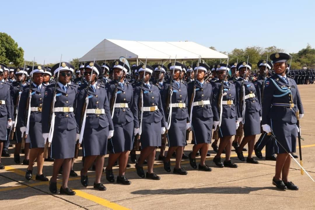 HHichilema's tweet image. In the Tourist Capital, Livingstone today, we were privileged to officiate at #ZAF Commissioning &amp;amp; Wings Parade of 470 new officers cadets. These are among the best of #Zambia's sons &amp;amp; daughters &amp;amp; hail from all 10 provinces of 🇿🇲, demonstrating our commitment to inclusivity.🇿🇲