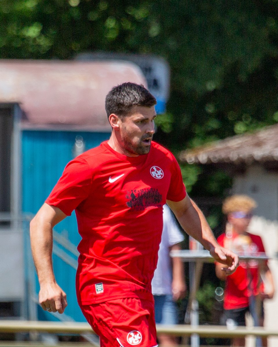 Rote_Teufel's tweet photo. Sieben Jahre #FCK-Profi. Vier Jahre Teammanager. Bis bald, Flo! 👋🏼

Wir freuen uns schon aufs Wiedersehen uffm #Betze! 🤝🏼 https://t.co/fCGbLkLPAP