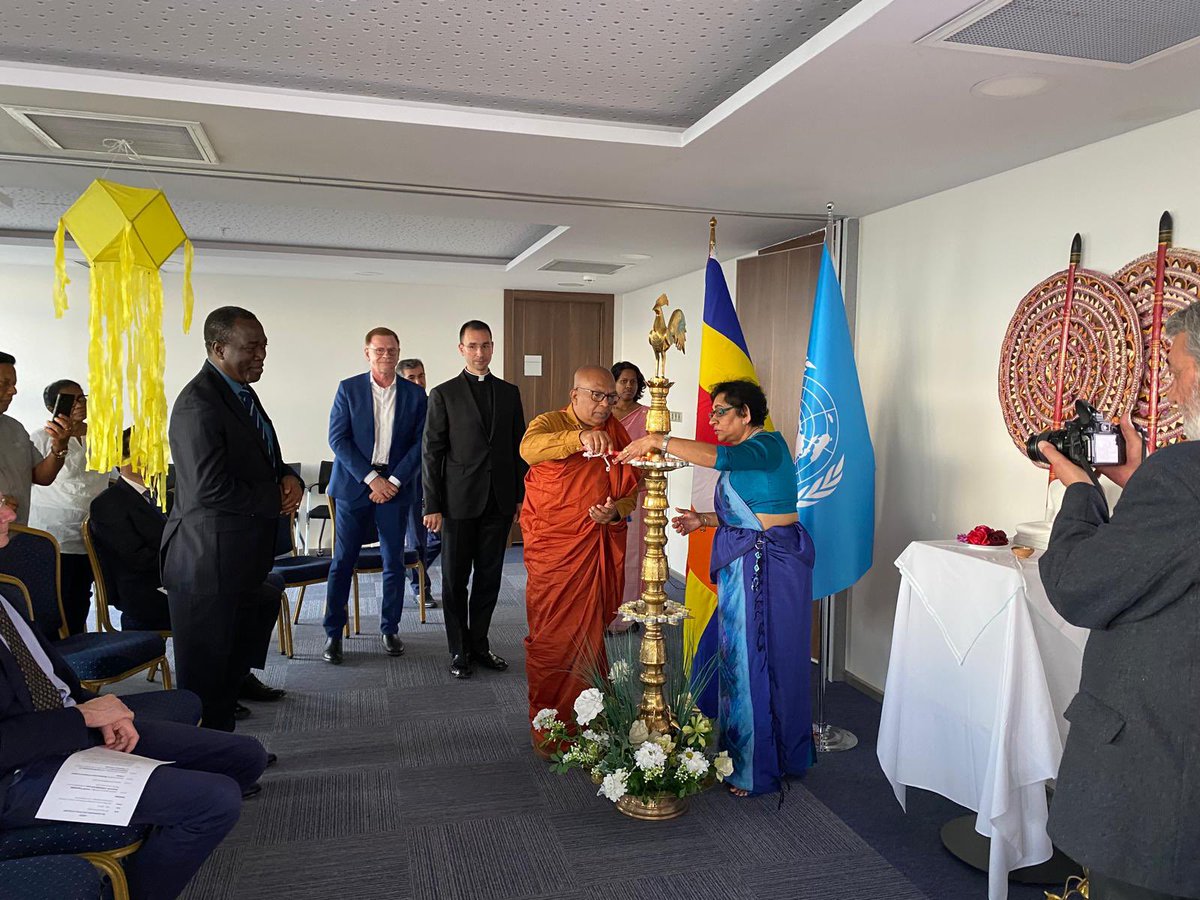 UN Türkiye and @slembankara with Ambassador @hasanthiD_SL & Resident Coordinator @AhonsiBA marked the #Vesak Day,  reaffirming Buddha’s 
timeless teachings of peace, compassion and service to others as the pathway 
to a better, more understanding & harmonious world!
