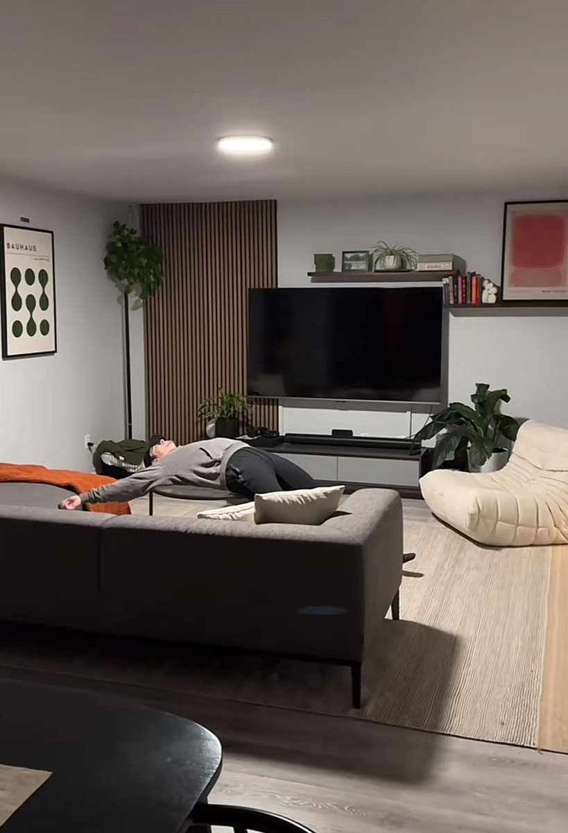 MrFourToEight's tweet image. Interior design hack: Just never use your overhead general lighting ever again

Brings a room from a 3/10 to 8+/10 every time.