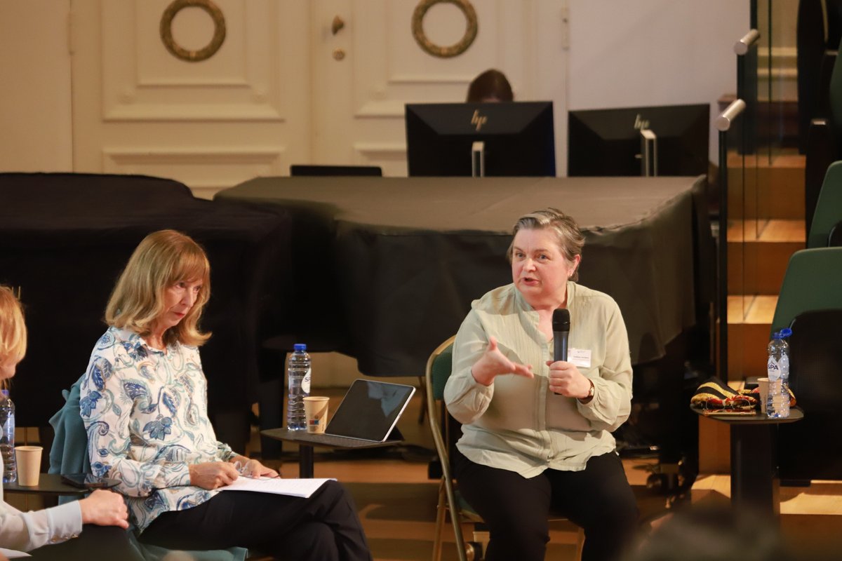 GHER (@gher_uliege) on Twitter photo Dr Svetlana Jevrejeva (<a href="/NOCnews/">National Oceanography Centre</a>) during the discussion Ssession this morning during <a href="/LiegeOcean/">Liège Colloquium</a> Dr Svetlana Jevrejeva (<a href="/NOCnews/">National Oceanography Centre</a>) during the discussion Ssession this morning during <a href="/LiegeOcean/">Liège Colloquium</a>