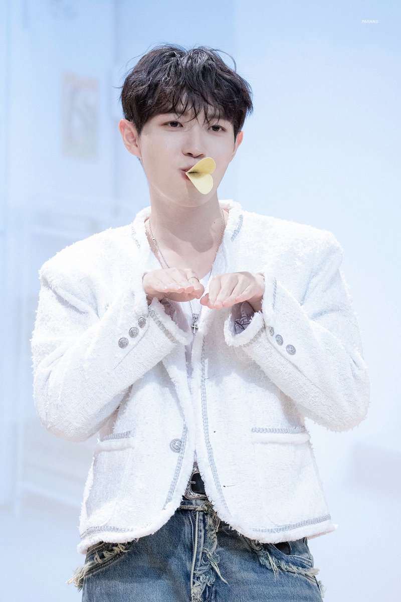 손이 너무 예뻐서

240519 케타포
#KIMJAEHWAN #김재환