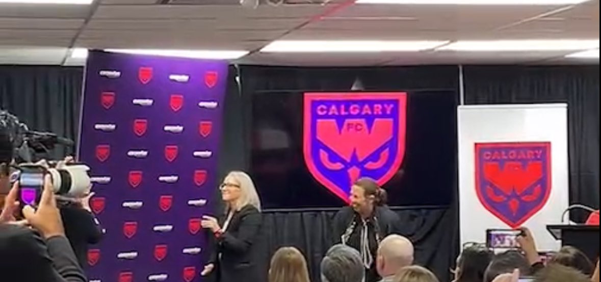 The first NSL club brand launched is… the CALGARY WILD!

They’re owned by the Calgary Foothills organization. It’s really giving 90s Raptors vibes.

#NSL