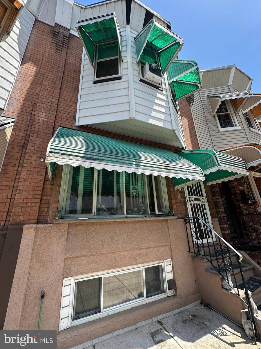 SellWithMikeR's tweet photo. 2633 S ISEMINGER ST, Philadelphia, PA 19148 just hit the market!
Don't miss out as this home combines location, potential, and affordability.Take a look at this awesome space: https://t.co/y6p3SvgpeW https://t.co/Jv2fwIlz3J