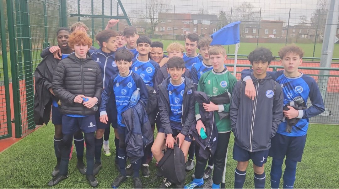 The season finally comes to a close for all of our teams tonight with 2 final fixtures
Our u15s vs Gregson Lane & @STFFCmens vs @FcWorden

Both teams have had a great (long) season, both guaranteed 2nd spot & both going for the title tonight!

Good Luck Lads 🤞
#Finneys 💙⚽️💙