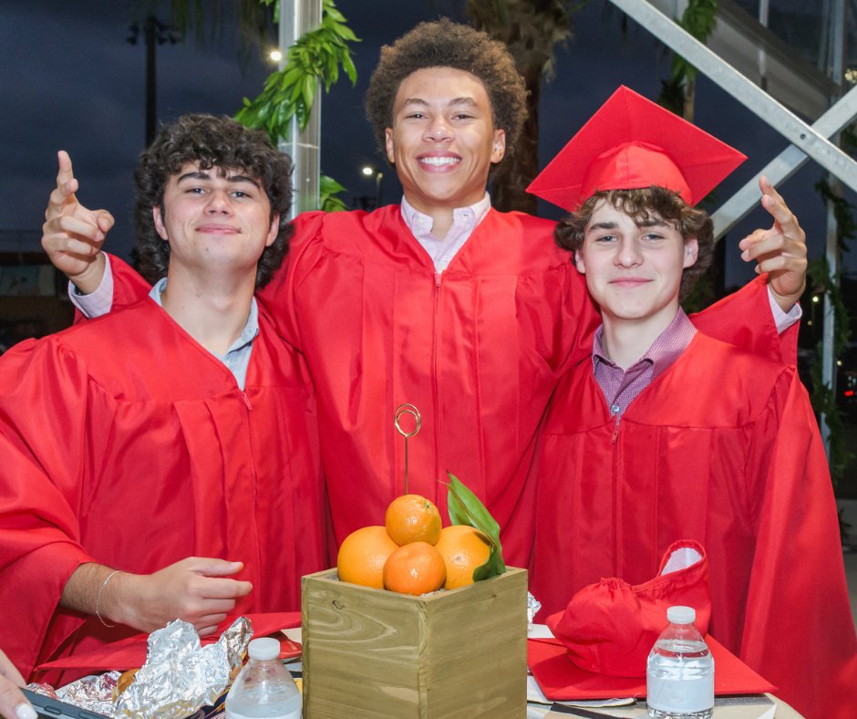 lhpsnews's tweet photo. Happy #ThrowbackThursday! Still thinking about the amazing Baccalaureate event earlier this month honoring LHP seniors. Thank you to the Baccalaureate speaker @RealDerekLewis for sharing inspiring words with the grads!
#LHP #LakeHighlandPrep #HighlanderHighlights #Classof2024 https://t.co/UEYiFO0wqY