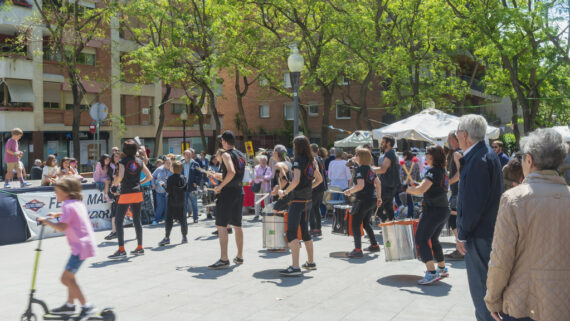 🥳 El barri de #lesTresTorres obre el cicle de festes majors del districte!

👉 Organitzada per l'<a href="/AAVVTresTorres/">Associació de Veïns de Les Tres Torres</a>, amb el suport del Districte de #SSTG, tindrà lloc aquest cap de setmana: divendres, 31 de maig, i dissabte, 1 de juny.

👀 Programació: i.mtr.cool/knxlmfxcng