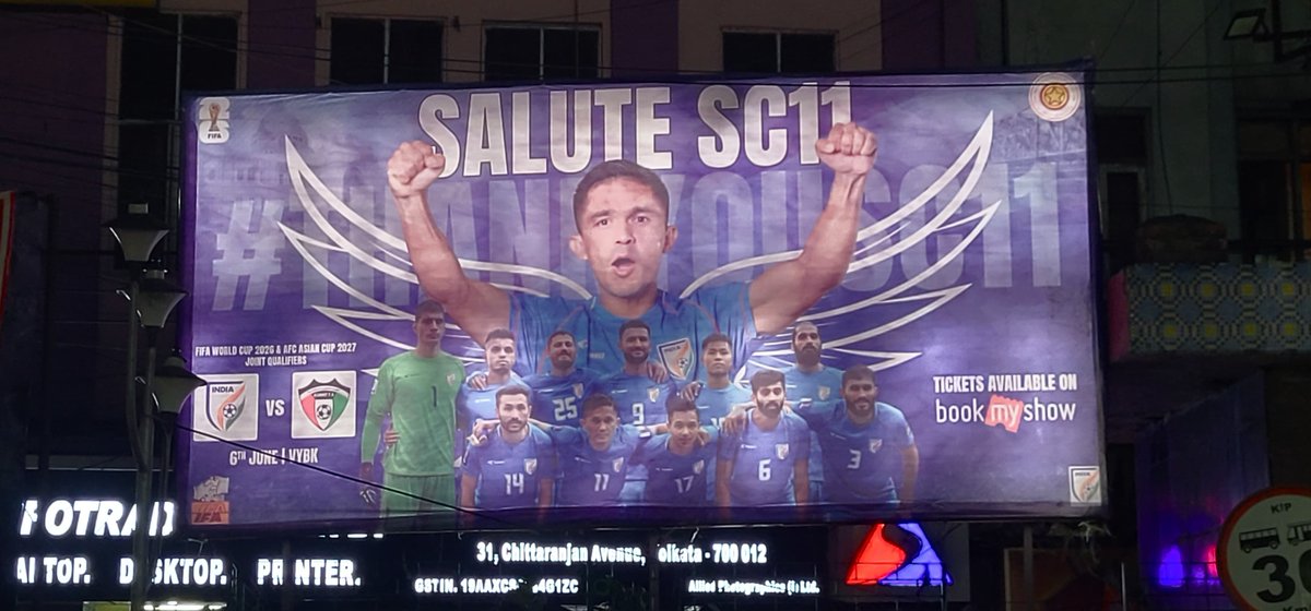 'Salute SC 11' : Hoardings of @chetrisunil11 on display at popular locations in Kolkata ahead of the FIFA World Cup Qualifiers against Kuwait at the Salt Lake Stadium on June 6.  
#SC11 #sunilchhetri #SunilChhetriretirement