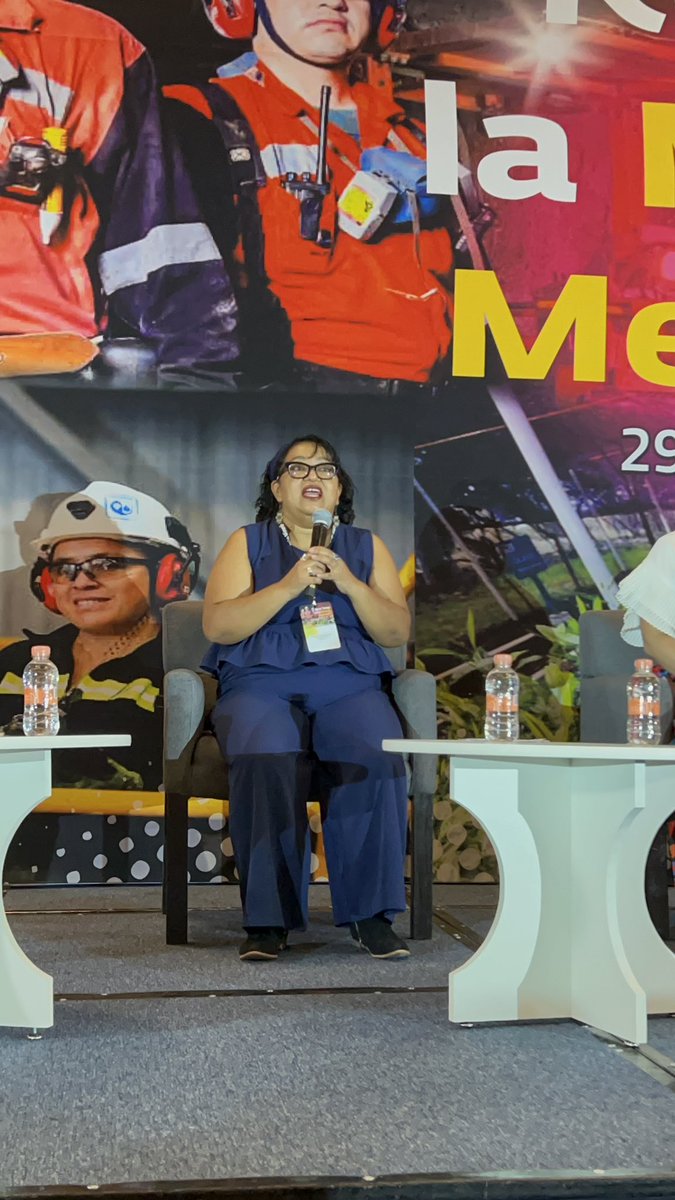 Outletminero's tweet photo. 🔴 En el foro "Retos de la Minería Mexicana" 

🤝 Se está llevando a cabo el panel "El cierre socioambiental de minas" 💬

👥 Coordinadora:
Mtra. Marisol Barragán Mendoza, Country Manager y Directora General de Minera San Xavier, New Gold

🎤 Panelistas:
- Antrop. Rosario Margarita Uzcanga Vergara, Directora de Investigación y Derechos Humanos en ALS Consultoría
- M. en C. Diana Corona Vadillo, Directora de Sustentabilidad de ALS Consultoría
- Dra. Violeta Anaya Zamora, Gerente de Medio Ambiente en Compañía Minera Cuzcatlán

🌱 Un espacio para abordar los desafíos y soluciones del cierre de minas de manera responsable y sostenible. #Minería #ForoMinería #Sustentabilidad