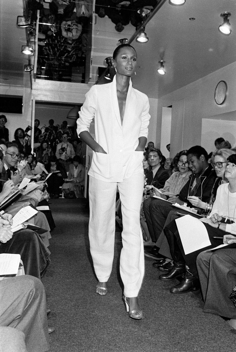 saintdemie's tweet image. fashion news: calvin klein is bringing back its collections and runway shows!
the new creative director of ck is the italian designer veronica leoni, a fashion veteran of celine, the row, jil sander and moncler. ★