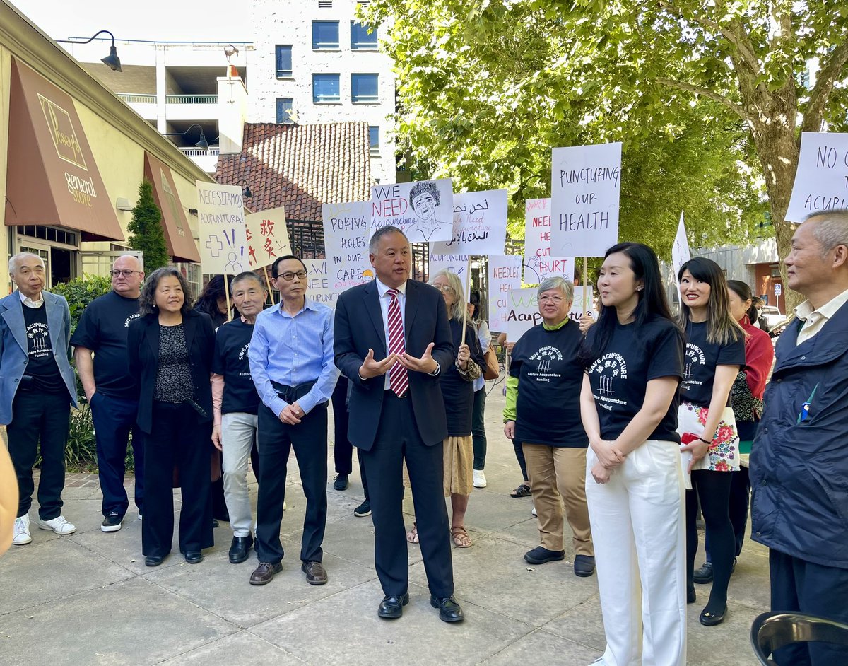 Thank you to #AAPI community groups & medical professionals for coming up to Sacramento to protest the elimination of acupuncture from Medi-Cal that’s proposed in the #MayRevise. Good news is #CaBudget negotiators agree with us & we’ll keep fighting to save the crucial benefit.