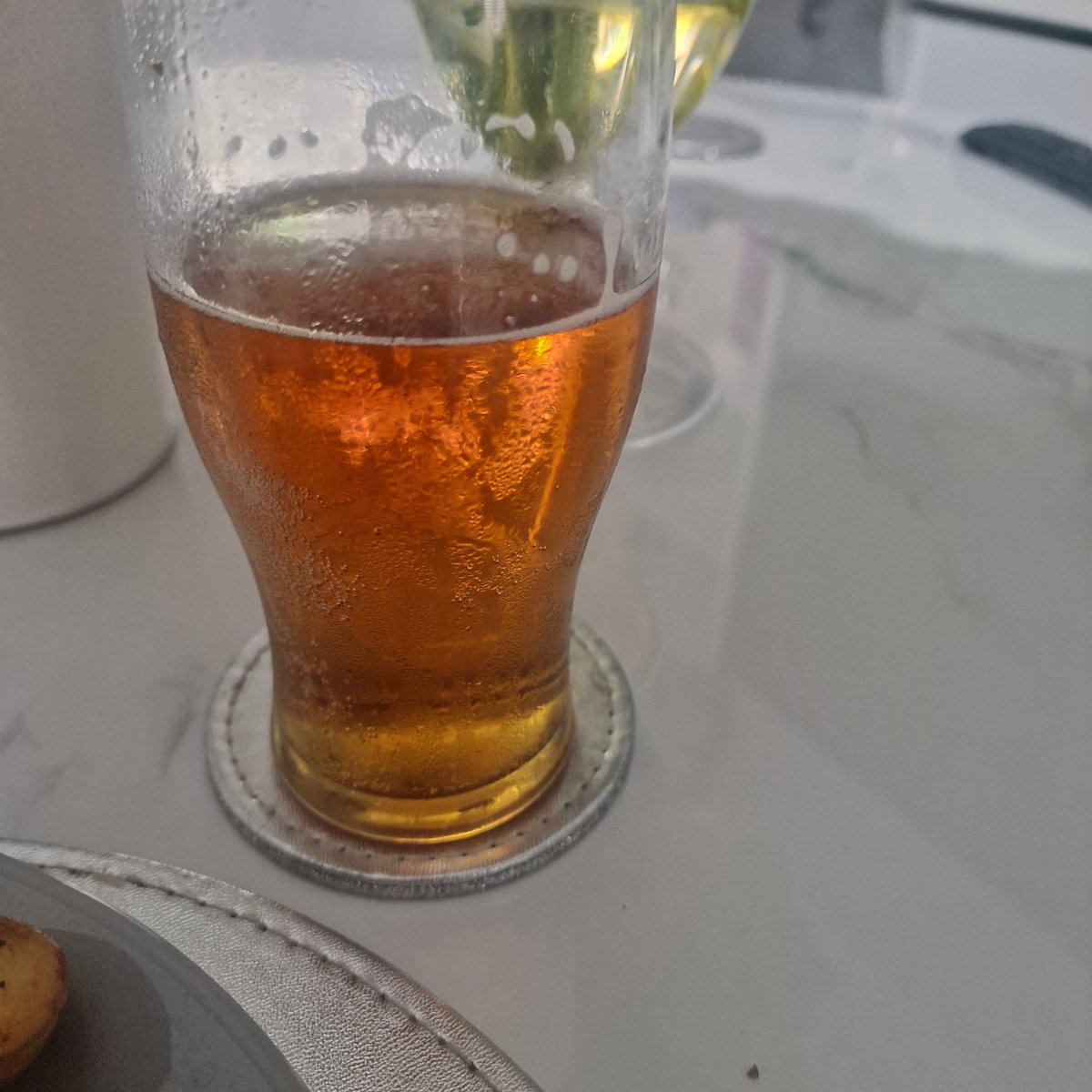 I've heard a lot of people say it's got bad ever since #Boddingtonbeer #Boddington 
Moved from Manchester to the Wales brewery.  The famous creamflow does not exist unless I've got a bad batch.  Help me out. Is this normal to look flat like piss water? Bought from  #asda