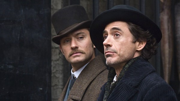 Guy Ritchie yeni bir Sherlock Holmes uyarlamasıyla geri dönüyor: Daha önce Robert Downey Jr.'lı Sherlock Holmes filmlerini yöneten Guy Ritchie, şimdi de meşhur dedektifin gençlik yıllarına odaklanacak. Ritchie'nin Young Sherlock dizisi resmi onayı aldı. 👉🏻 ift.tt/A3uUt7n