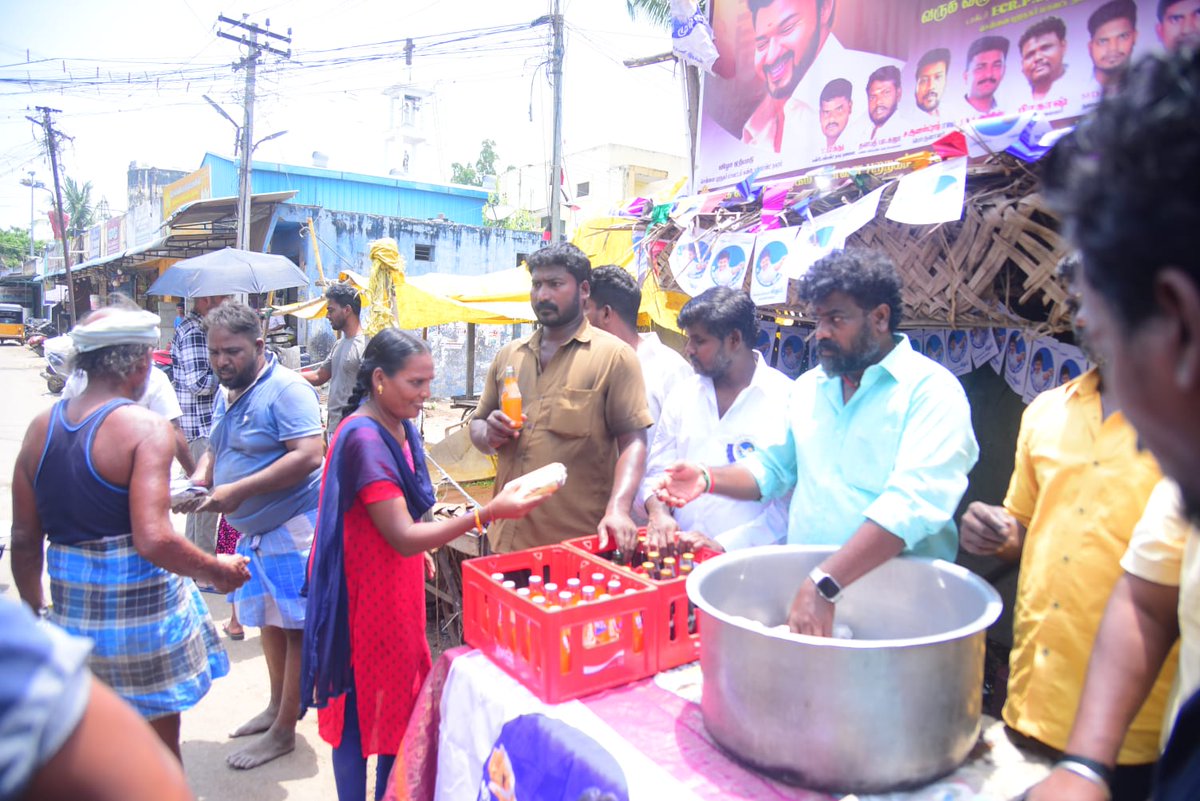 TVKHQ_Chennai's tweet photo. தலைவர் @actorvijay அவர்களின் சொல்லுக்கிணங்க,

#மே-28 உலக பட்டினி தினத்தை முன்னிட்டு!

• #சென்னைபுறநகர் மாவட்ட 
#கண்டோன்மெண்ட் நகரம் தமிழக வெற்றிக் கழகம் சார்பாக, அன்னதானம் வழங்கப்பட்டது.

#ஆலந்தூர்தொகுதி 
#TVK #தமிழகவெற்றிக்கழகம்‌ #Thalapathy https://t.co/9B29rBhuYk