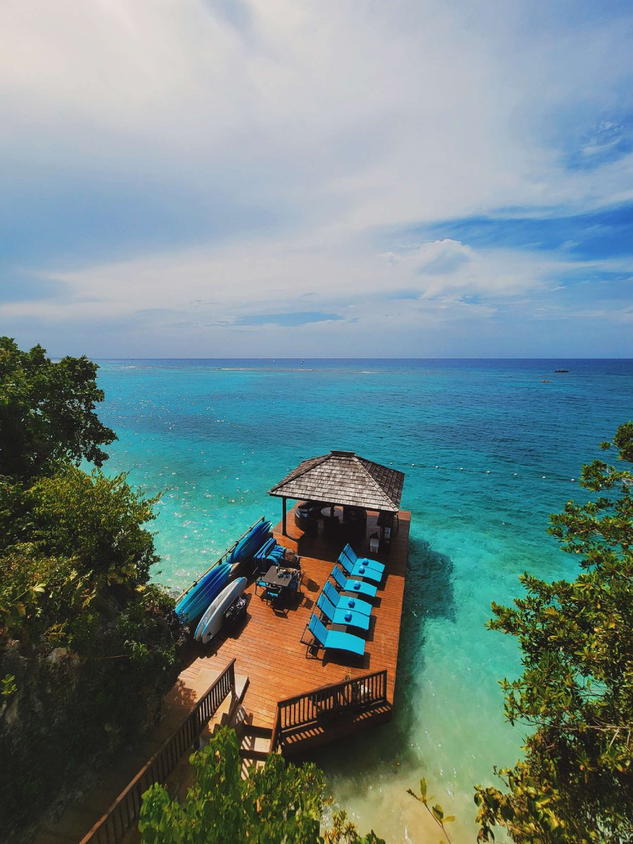 Tropical state of mind 💙🇯🇲 #VisitJamaica 

📍Ocho Rios

📸:@iamdacx