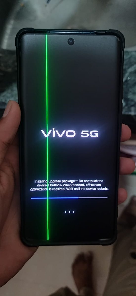 anis_varalia's tweet photo. @Vivo_India
@JCvivoIndia 
@Vivo_GLOBAL 
My vivo x70 pro device after may update getting green line on
display 
I faced this problem 2nd time 
Please resolve my problem urgently https://t.co/kxguAqgxuN