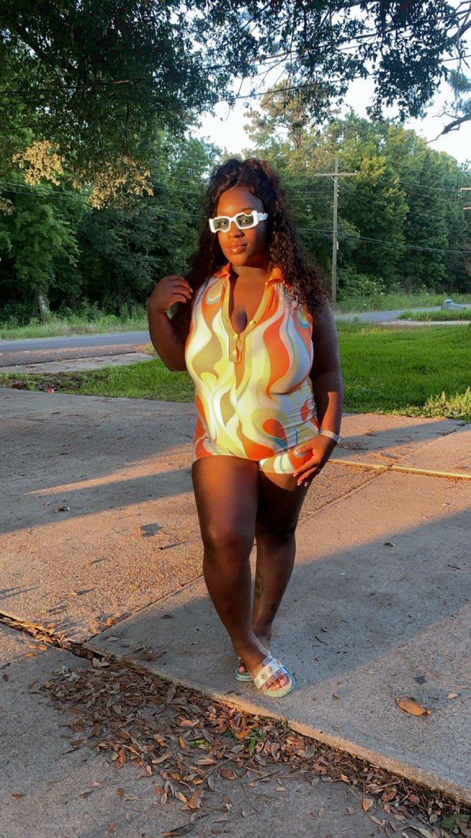 SoundsGooodd's tweet image. Bumpin around💙🧡