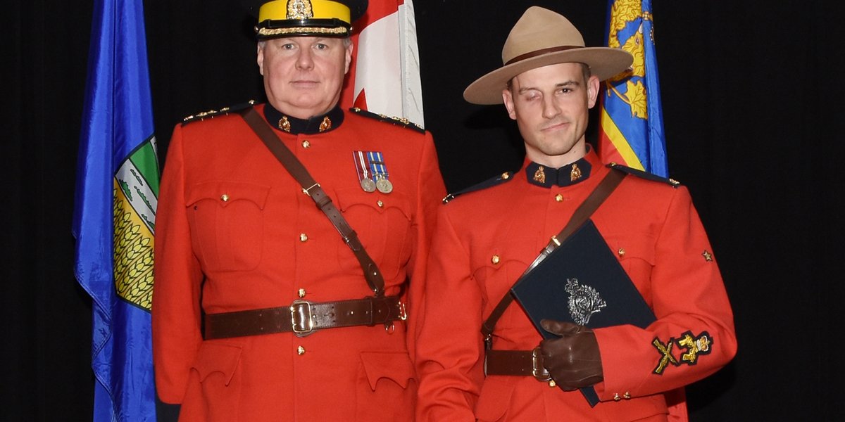 When a tumour left him blind in one eye, Cst. Michael Jaszczyszyn was told he would never return to active duty. Read how he trained his eye to adapt to the vision loss and how he helped change the way the #RCMP treats cases of monocular vision. rcmp-grc.gc.ca/en/gazette/cha…