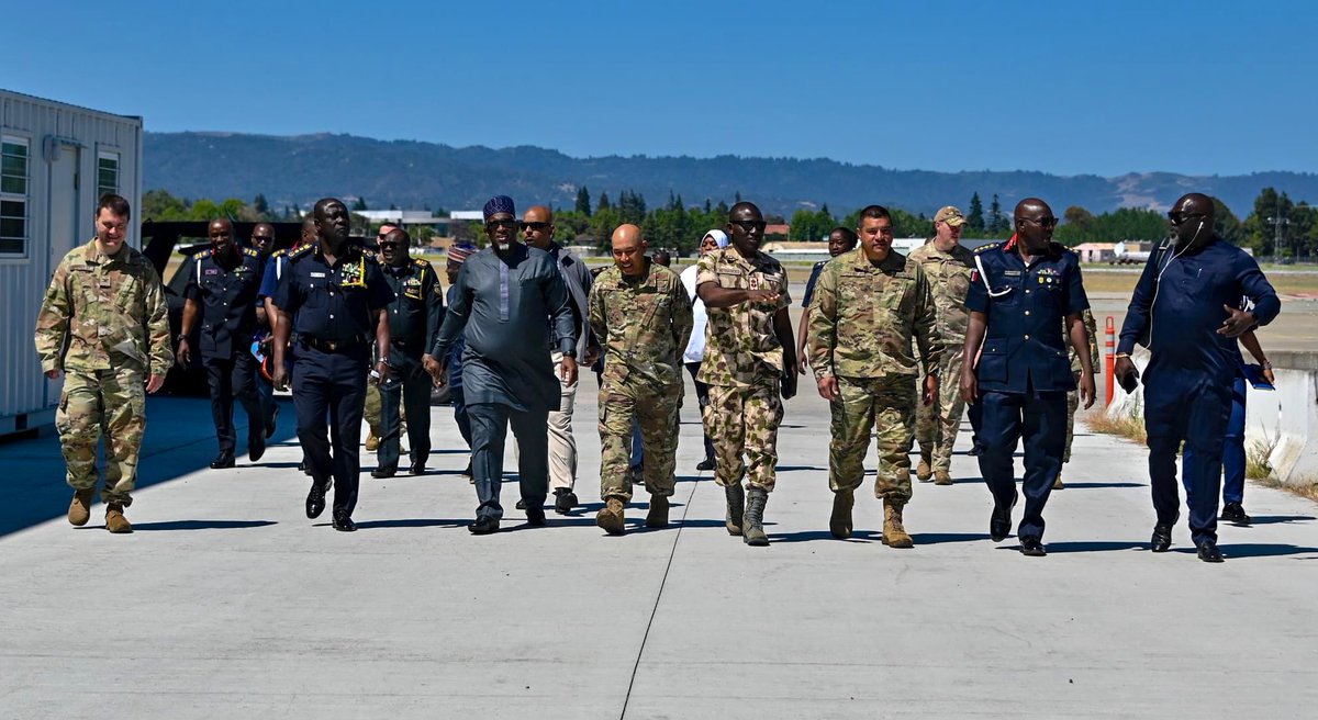 #ThrowbackThursday Your Cal Guard’s @129RQW hosted Nigerian officials at Moffett Air National Guard Base. Since 2006, we’ve worked to enhance Nigerian first responder medical capabilities, emergency management, UN Peacekeeping Operations, junior leader development, and