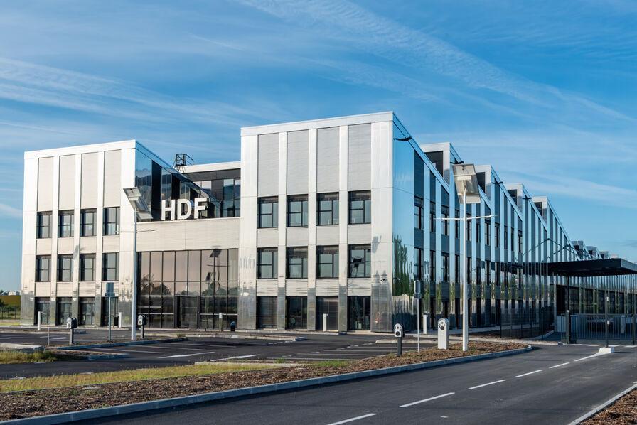 Hydrogène de France inaugure son usine de piles à combustible à Blanquefort en Gironde usinenouvelle.com/article/hydrog…