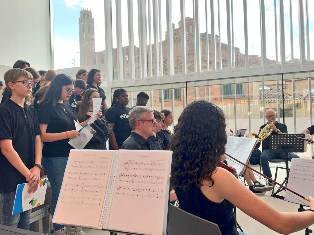 ins_lladonosa's tweet image. Emotiu concert de la nostra Coral i l'Ensemble al @MuseuMorera. Amb un repertori multicultural i ple de sorpreses!!