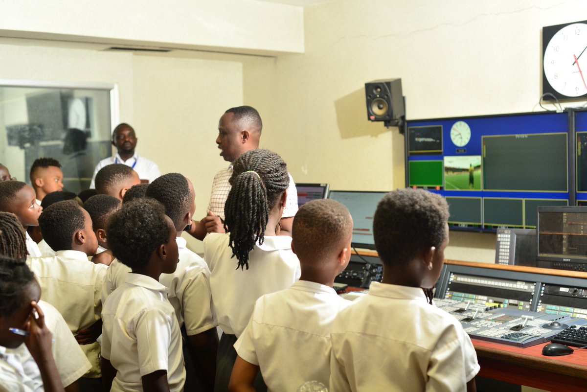 clba_org's tweet photo. Thanks @rbarwanda for hosting our CE2 Student  during the educational tour . This tour was an excellent opportunity for students to gain insights into the media and broadcasting industry. They learned about the various processes involved in television production and broadcasting. https://t.co/y7e3zW0AnI