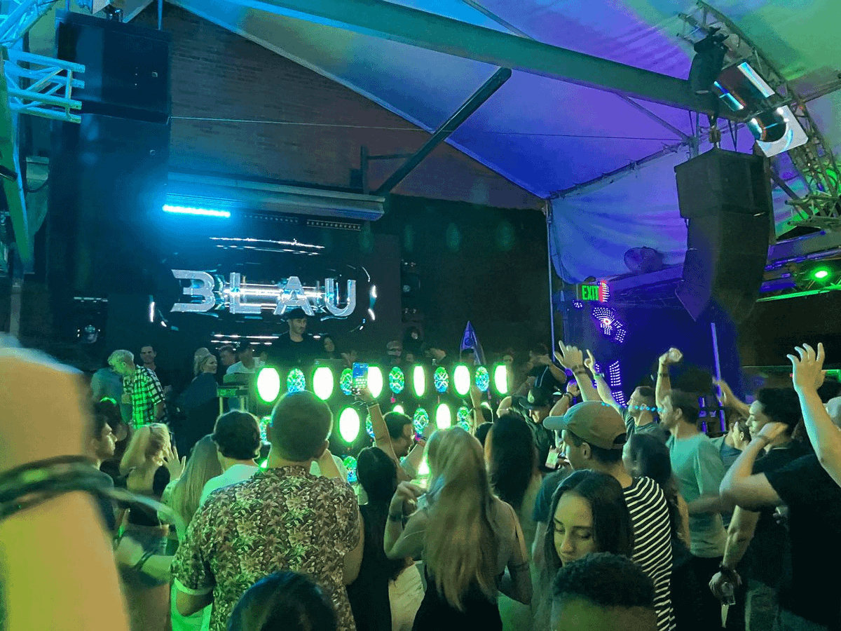 VaraNetwork's tweet photo. Day 1 @consensus2024 🚨

Devs gathered to build &amp; ship at the Vara Buidlers Hacker house. If you missed it, come over tomorrow!
🔗 RSVP: https://t.co/jTPoTUqemY

After a day of heavy networking, DJ @3LAU &amp; @Cooopahtroopa played some banger sets, the perfect end to day 1 https://t.co/Vn7FIRy2Zz