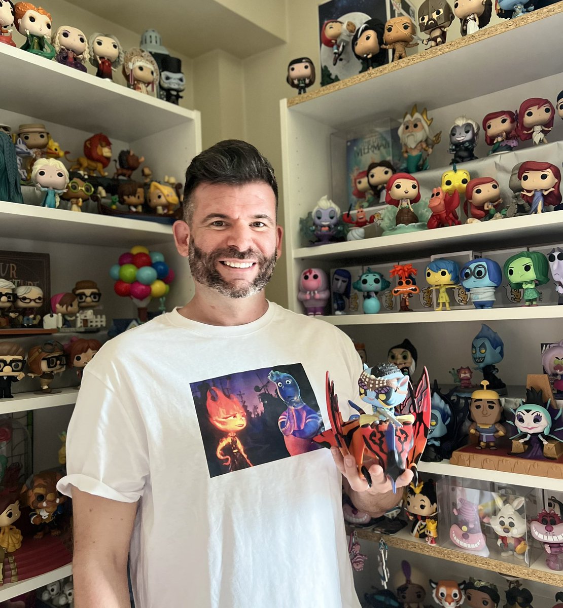 funkopopfdisney's tweet photo. @FunkoEurope I'm Óscar from Madrid, I've been collecting Funko Pops with my husband since 2020. Our collection is 90% Disney and Pixar, although we also like to include some treasures from music and cinema. We currently have 400 Funko Pops in the collection and growing every day https://t.co/W8ARHTiUYa