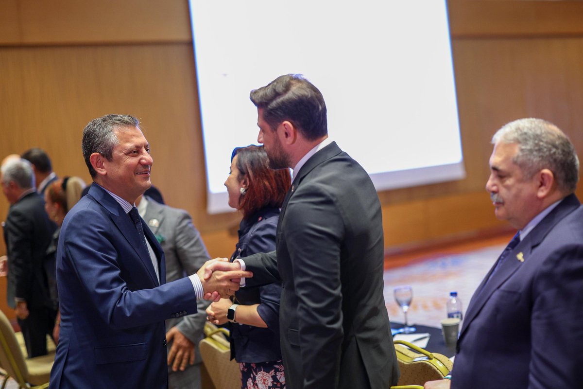 aktaSamet's tweet photo. Türkiye İş Dünyası Konfederasyonu (TURKONFED) Yönetim Kurulu olarak Ankara temasları kapsamında Cumhuriyet Halk Partisi (CHP) Genel Başkanı Özgür Özel'le bir araya gelerek ülkemiz gündemi ve projelerimize dair görüş alışverişinde bulunduk. https://t.co/BPkBcDzEKQ
