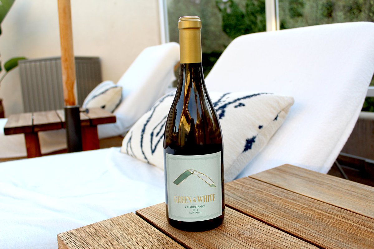multacordanapa's tweet image. Sip into summer with Green &amp;amp; White, our 2019 Chardonnay, now up to 30% off!

Hurry, there are limited quantities available! Shop today at multacordanapa.com/shop

#MultaCordaNapaValley #AlphaEpsilonPhi #AEPhi