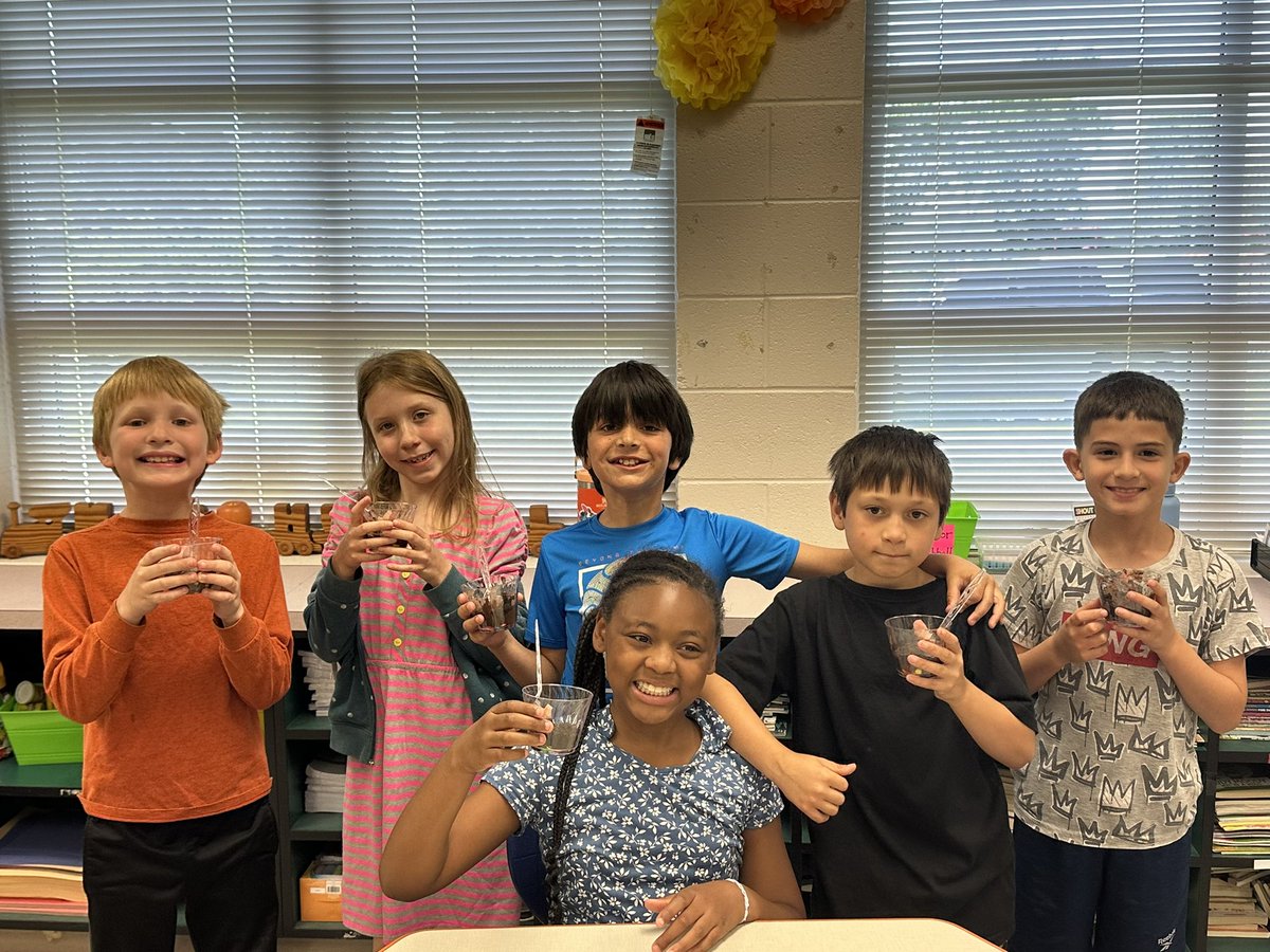 DJHubbell's tweet photo. Science is fun when we can eat it! #thirdgrade #soil #puddingcups @CarrsvilleES https://t.co/E2lFjOom7r