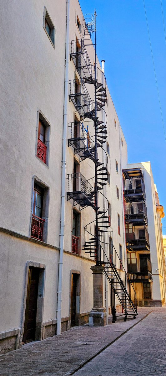 I love these beautiful iron work stairs in Guanajuato City in México. @ENrouteComm #Guanajuato #travel #travelblogger #travelblog #TravelSmart #travelphotography