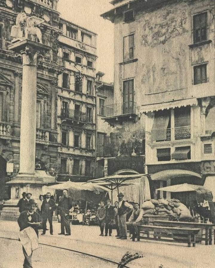 #elcanton de Verona, 1903, piazza Erbe