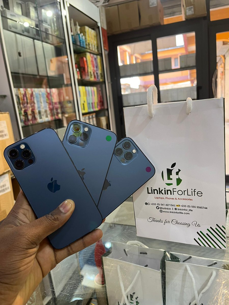 SWEET DEAL ✅✅ UK USED iPhone 12 pro 256gig Available for 6200 cedis SWAP ALLOWED 💯 We do nationwide delivery 🚚 Please Retweet 🙏🏿 ☎️0541427156