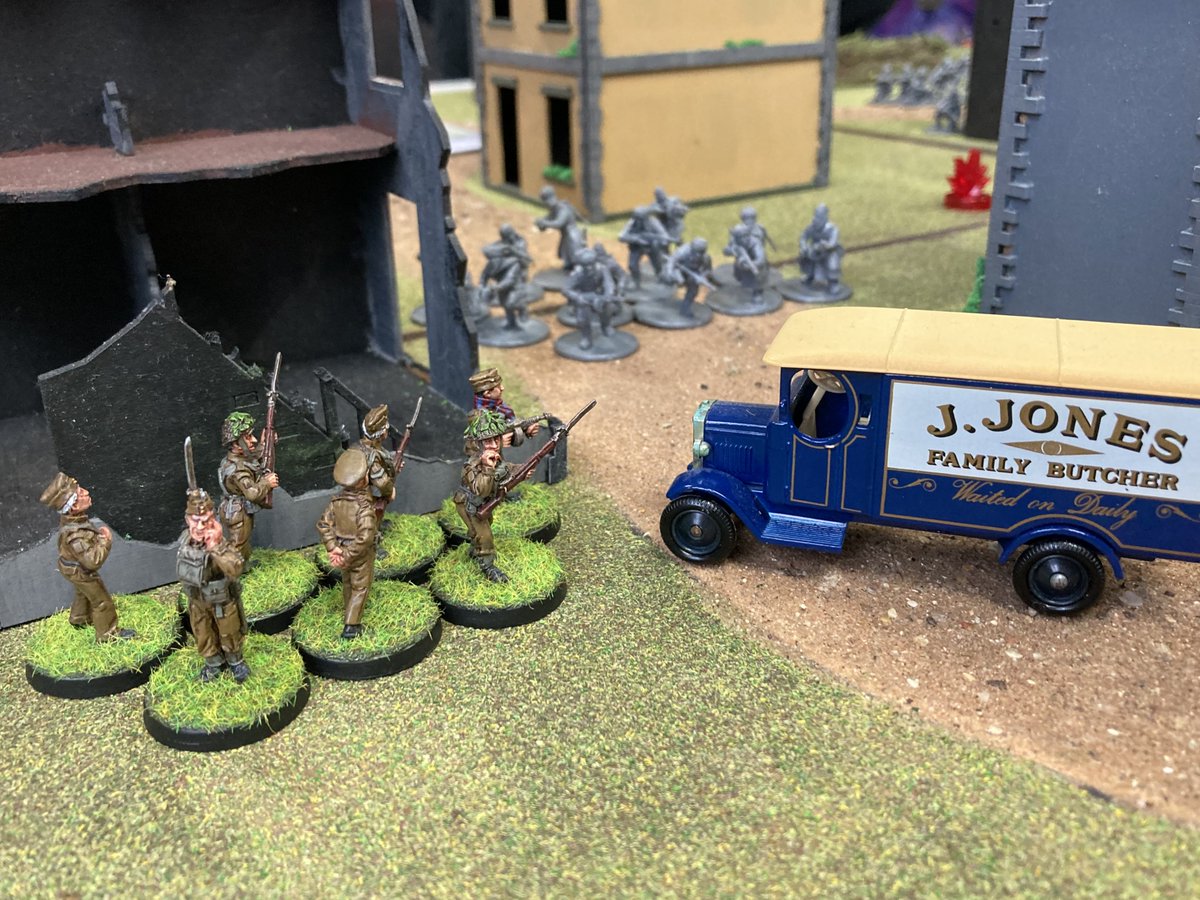 More #BoltAction at @DG_Belper last night.  Walmington-on-Sea found it self being invaded by a soviet horde.  The newly recruited WAAC Messenger Pigeon teams were able to report on the success, or lack of, of the experimental Great Panjandrums.

@WarlordGames