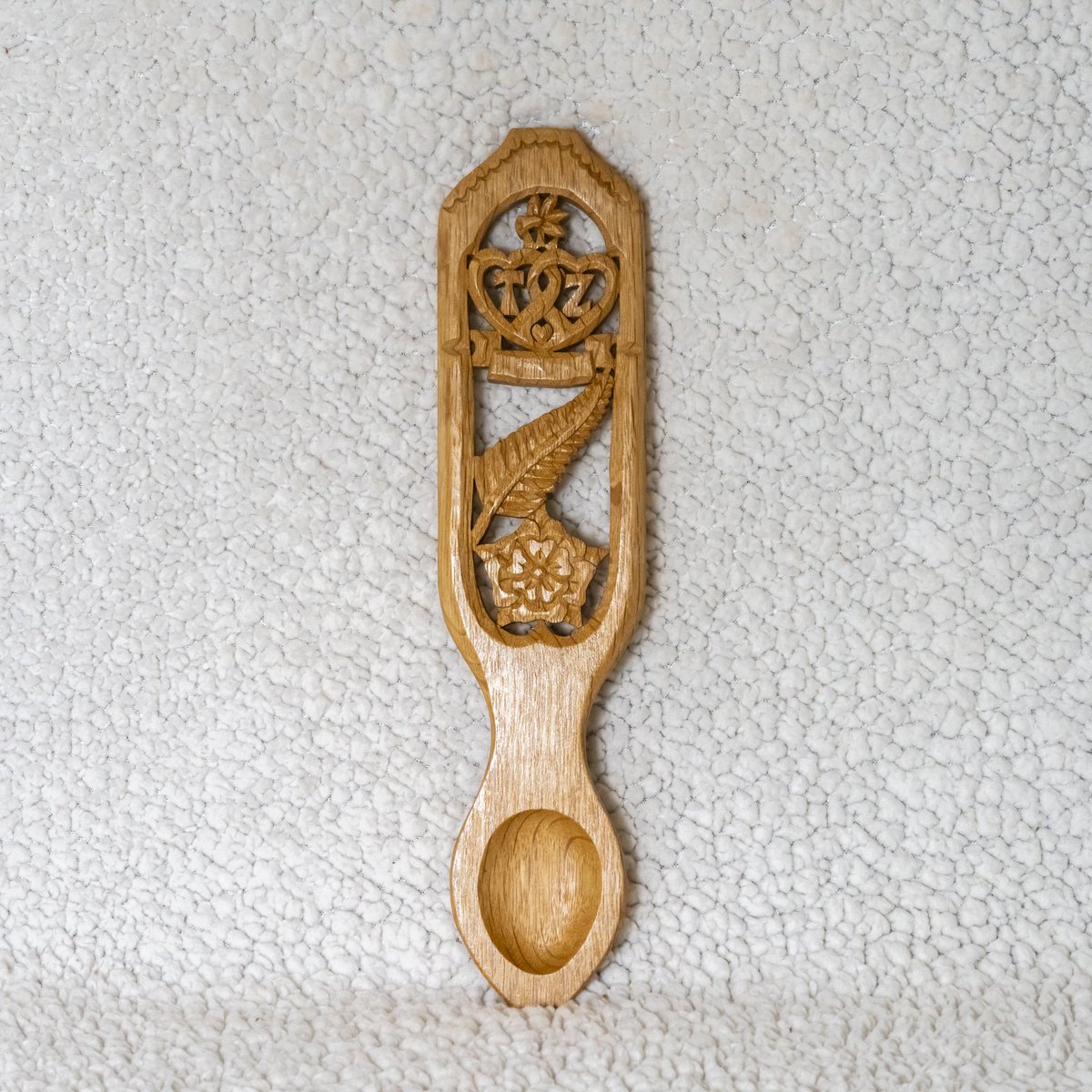 A recent bespoke lovespoon request that ended up in Spain.

thelovespoonworkshop.com 

#lovespoon #welshlovespoon #handcarved #woodcarving #madeinwales #weddinggift #anniversarygift #anniversary #pembrokeshire #thelovespoonworkshop #weddinggiftsidea