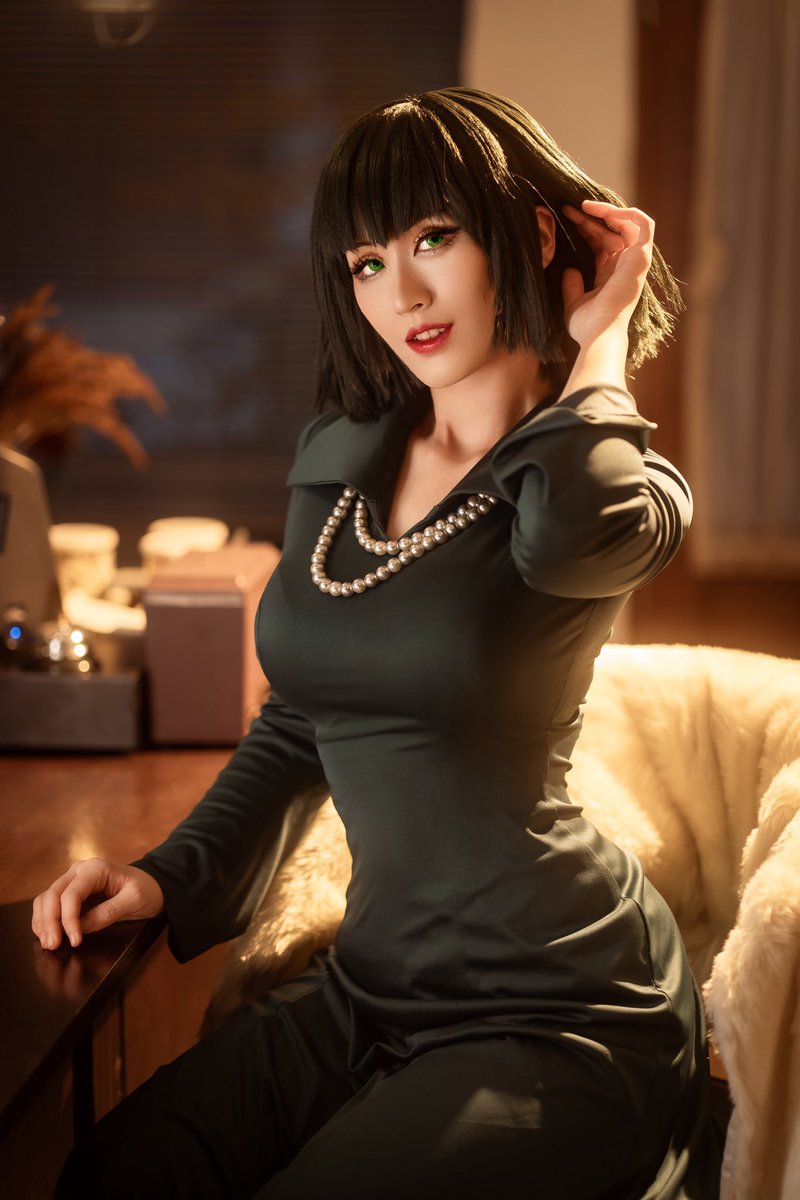 larochefort11's tweet photo. Fubuki 🖤 One Punch Man cosplay by me! I took these photos in Thailand last year.

#fubuki #onepunchman #cosplay #blizzard #コスプレ #コスプレイヤー　#アニメ https://t.co/faGK4FKUnq
