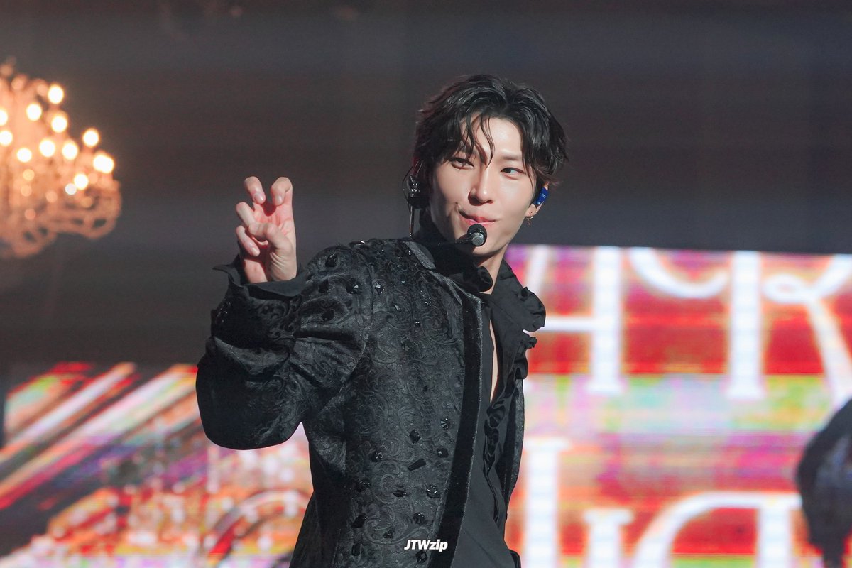 JTWzip's tweet photo. 240519 별여섯 팬미팅

ฅ^･ω･^

#레오 #LEO #정택운 #택운 #빅스 @JUNGTW_LEO https://t.co/dyppcSHvKb