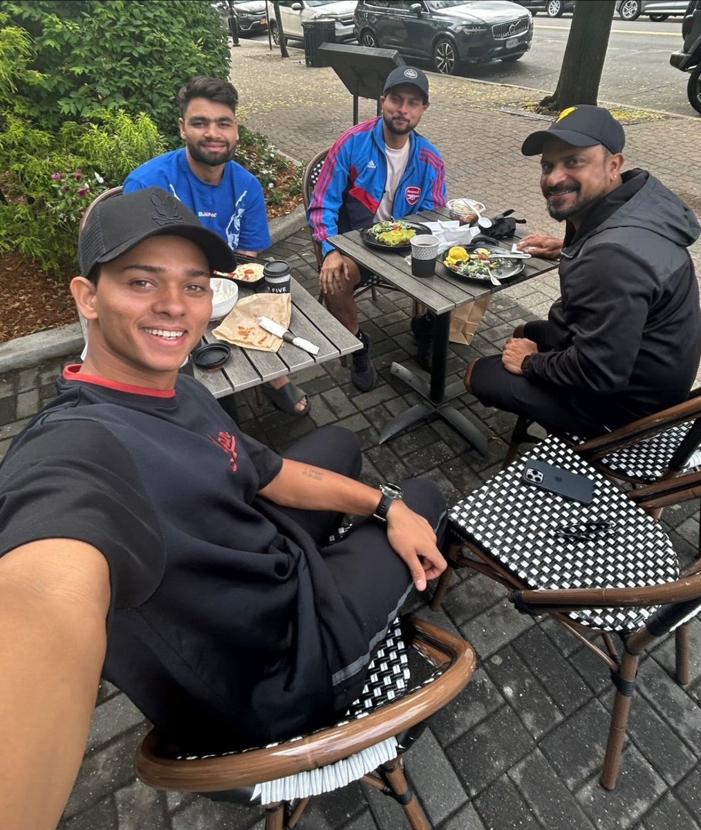 Yashasvi Jaiswal, Rinku Singh, Kuldeep Yadav and fielding coach T. Dilip enjoying their time in New York 😍 #T20WorldCup2024 #YashasviJaiswal #RinkuSingh #KuldeepYadav #CricketTwitter