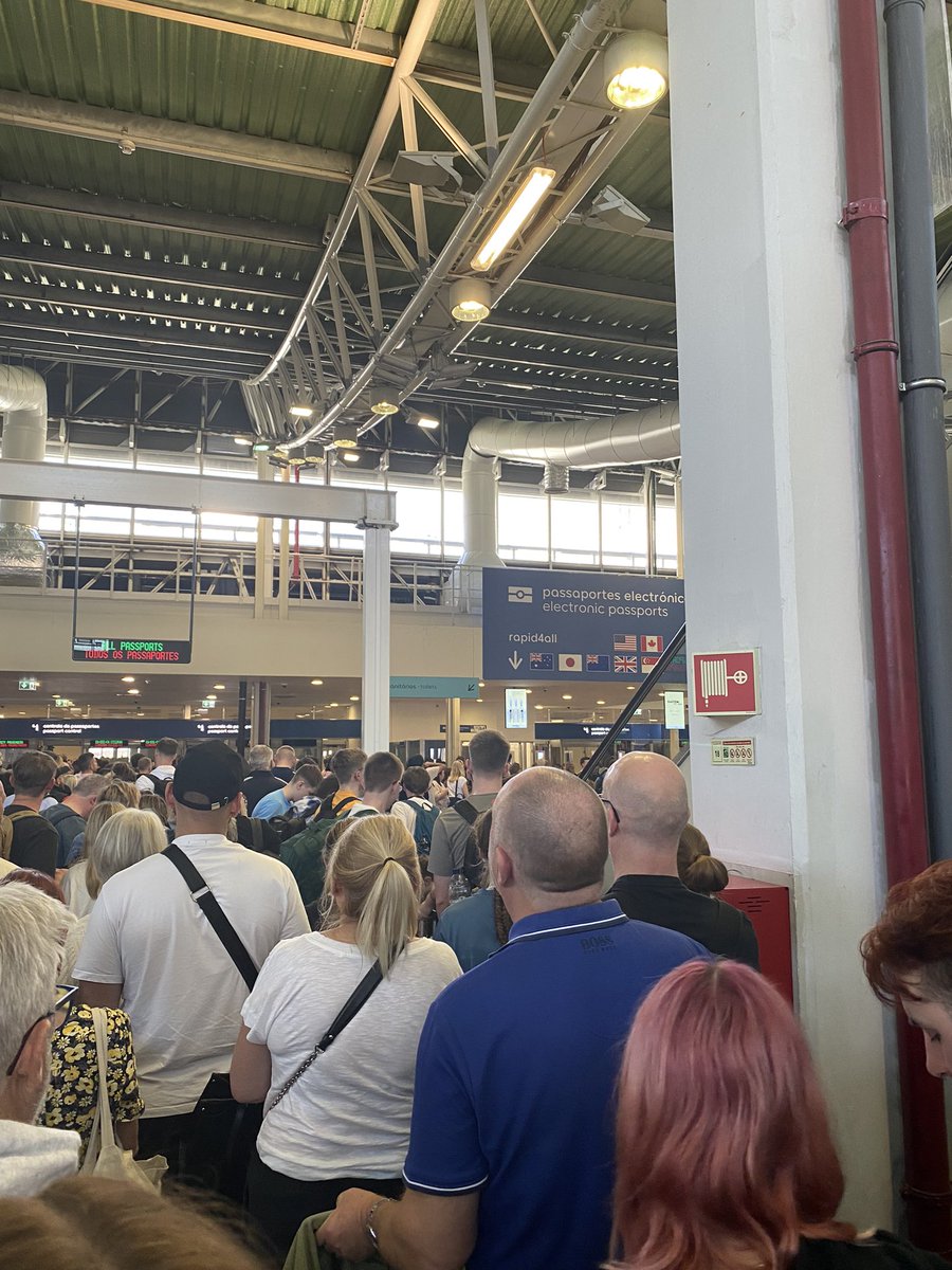 hellyfurr's tweet photo. @visitportugal Welcome to the Algarve… Rapid4all working well. You might lose tourists if you carry on like this 🤣 or is this your intention #faroairport https://t.co/KD7kJPqHPE
