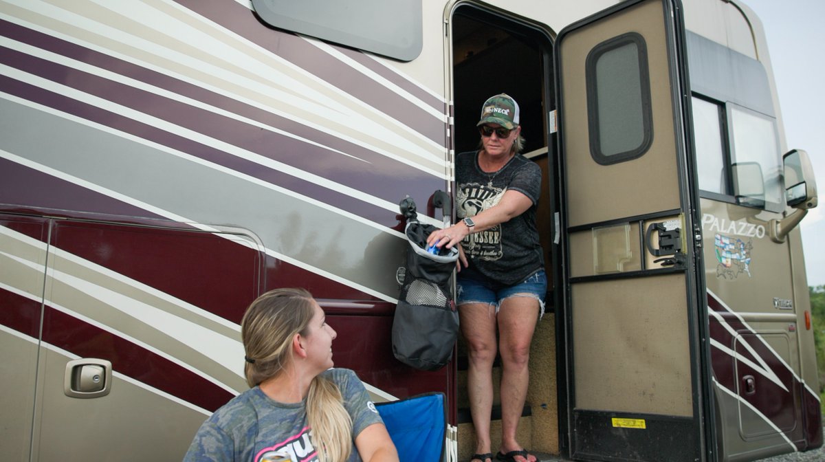 From land to sea, keep it clean with our Mesh Trash Bag! Explore without leaving a trace and secure your litter effortlessly. 🌍🗑️

#StarbriteSolutions