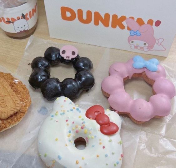 Dunkin' donuts x sanrio